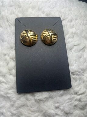 Vintage Gold Textured Round Stud Earrings